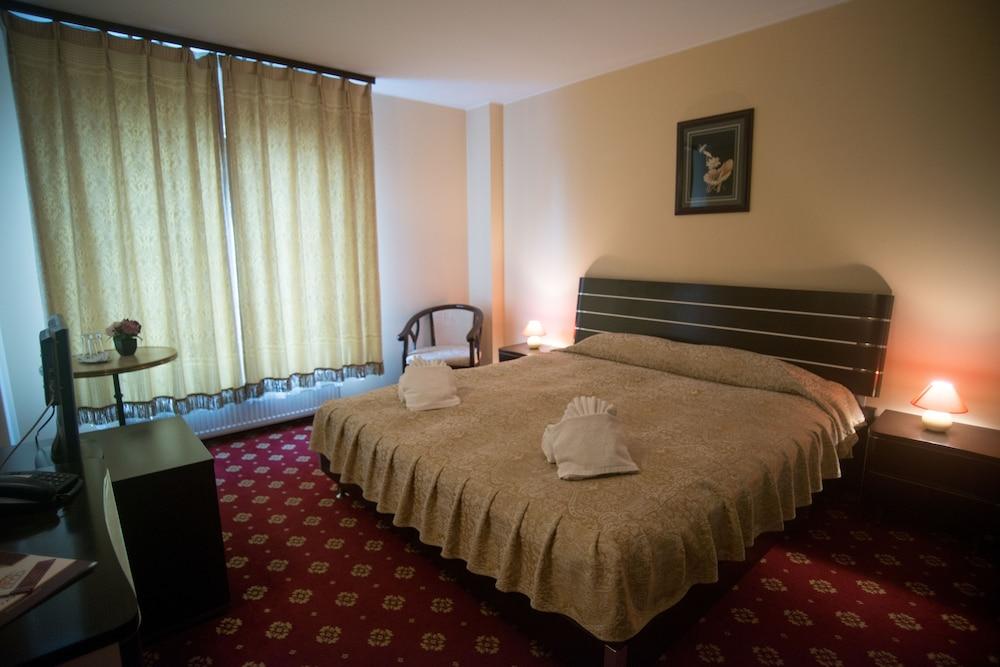 Hotel Regal Braşov Exteriör bild